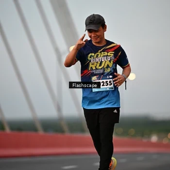 Runner Photo 9254251