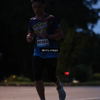 Runner Photo 9254375