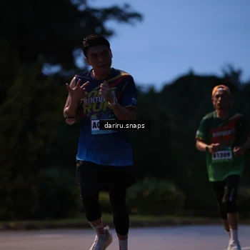 Runner Photo 9254875