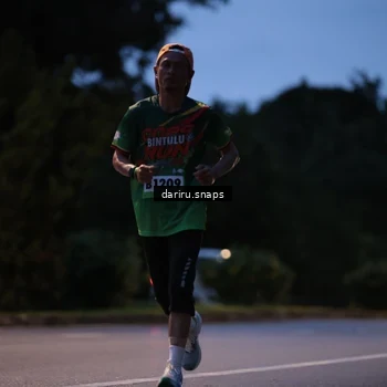 Runner Photo 9254923