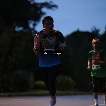 Runner Photo 9254924