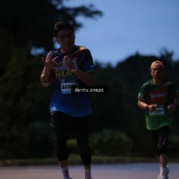 Runner Photo 9254975