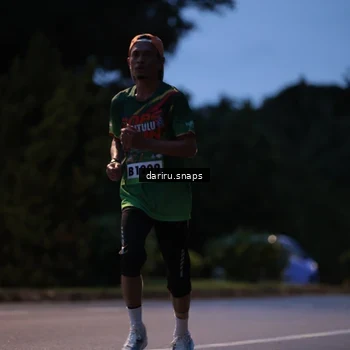 Runner Photo 9255111