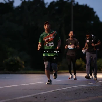 Runner Photo 9256741