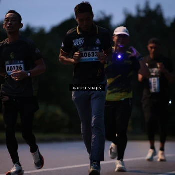 Runner Photo 9256975