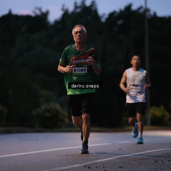 Runner Photo 9259020