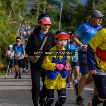Runner Photo 93001
