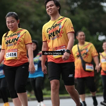 Runner Photo 9300300