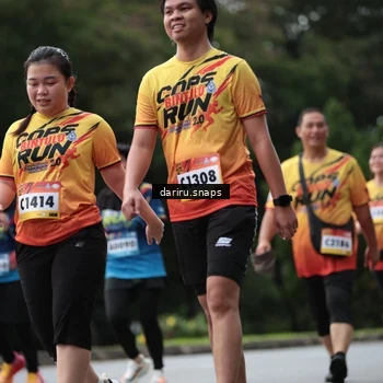 Runner Photo 9300317