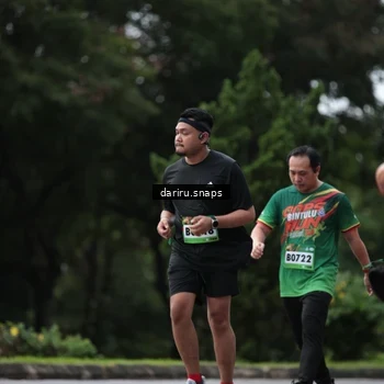 Runner Photo 9300548