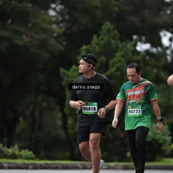 Runner Photo 9300590