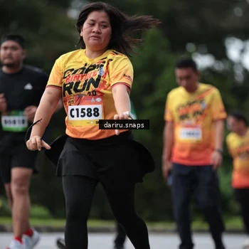 Runner Photo 9300597