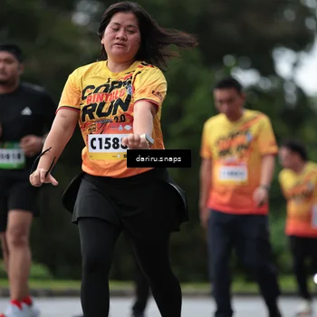 Runner Photo 9300605