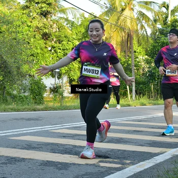 Runner Photo 9300685