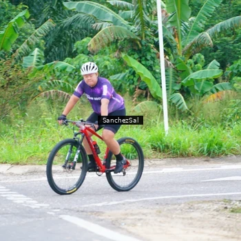 Runner Photo 9301759