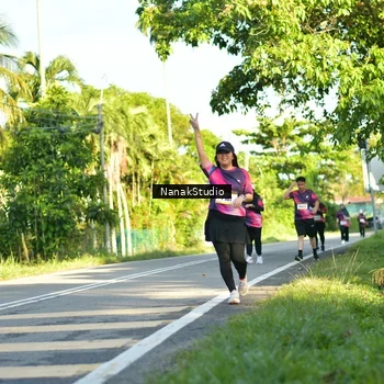 Runner Photo 9308021