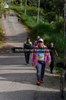 Runner Photo 93117