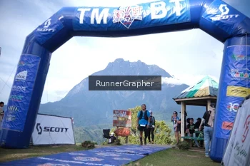Runner Photo 96100
